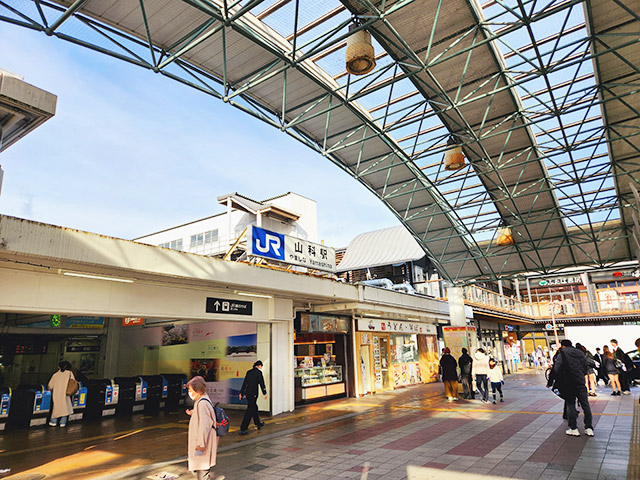 JR東海道・山陽本線山科駅